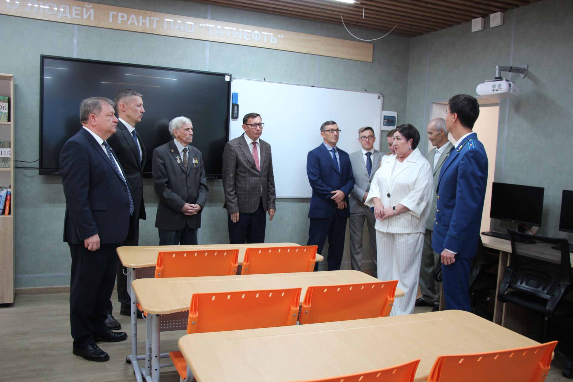 В Нурлате открыли школу № 4 с участием главы района и министра