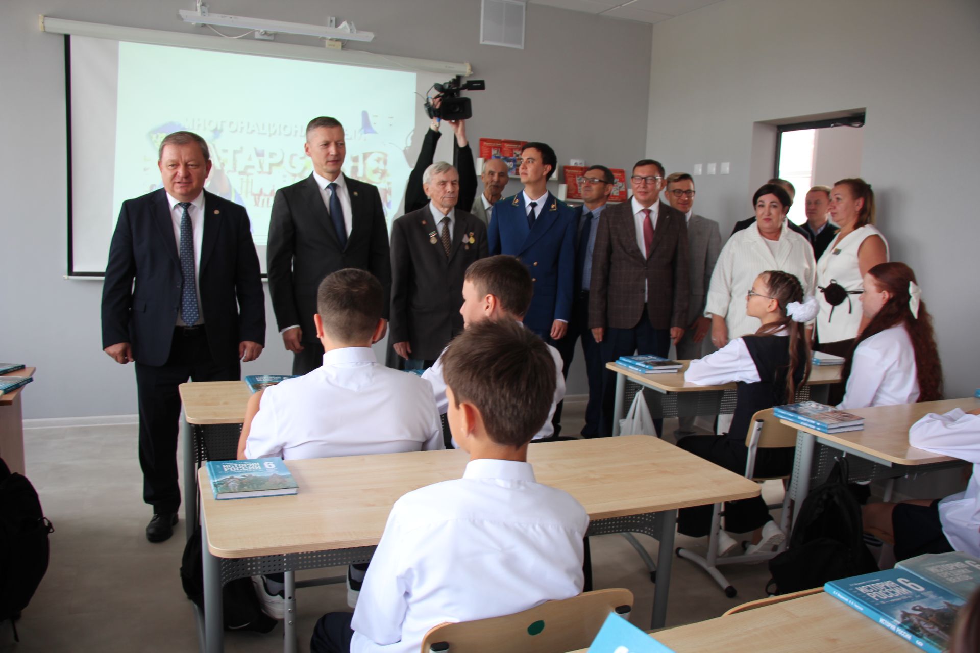 В Нурлате открыли школу № 4 с участием главы района и министра