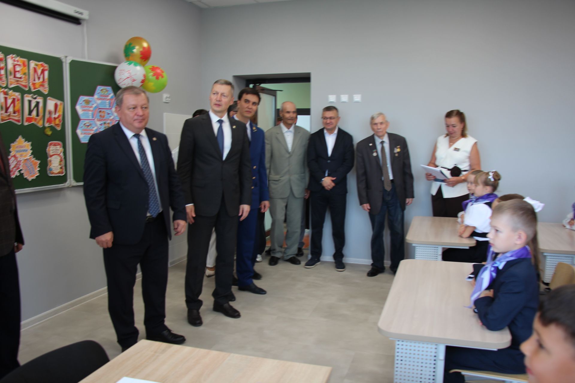 В Нурлате открыли школу № 4 с участием главы района и министра