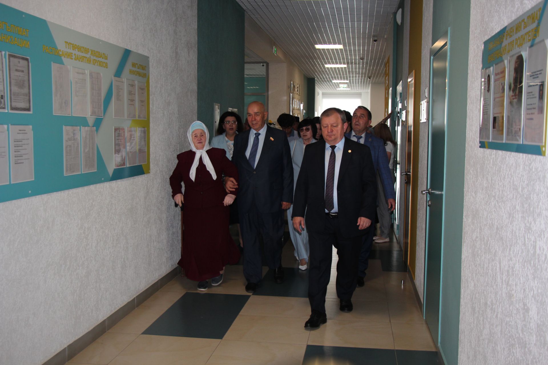В Нурлате торжественно открыли мемориальную доску памяти Алмаза Ахметшина