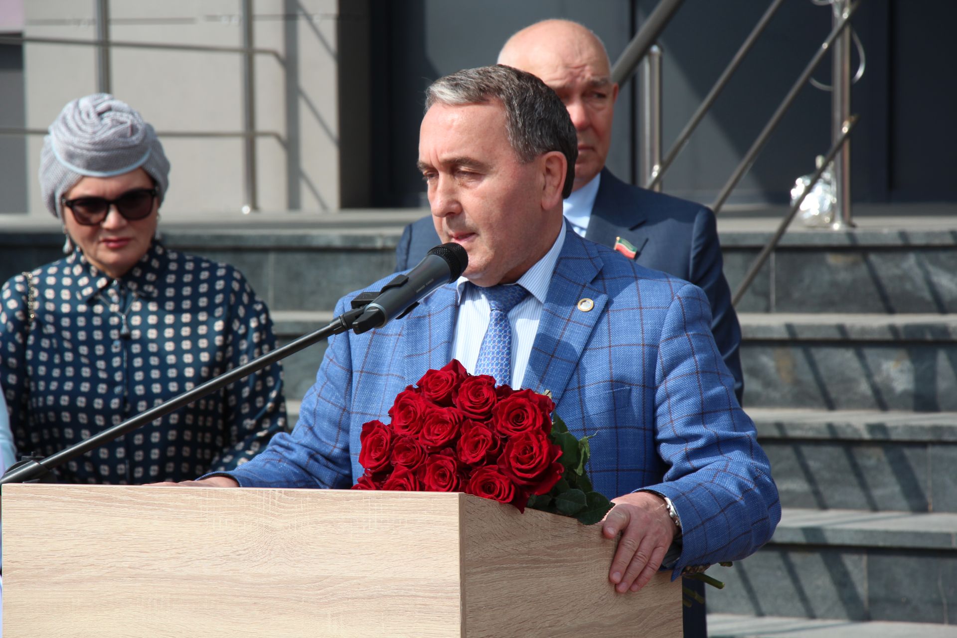 В Нурлате торжественно открыли мемориальную доску памяти Алмаза Ахметшина