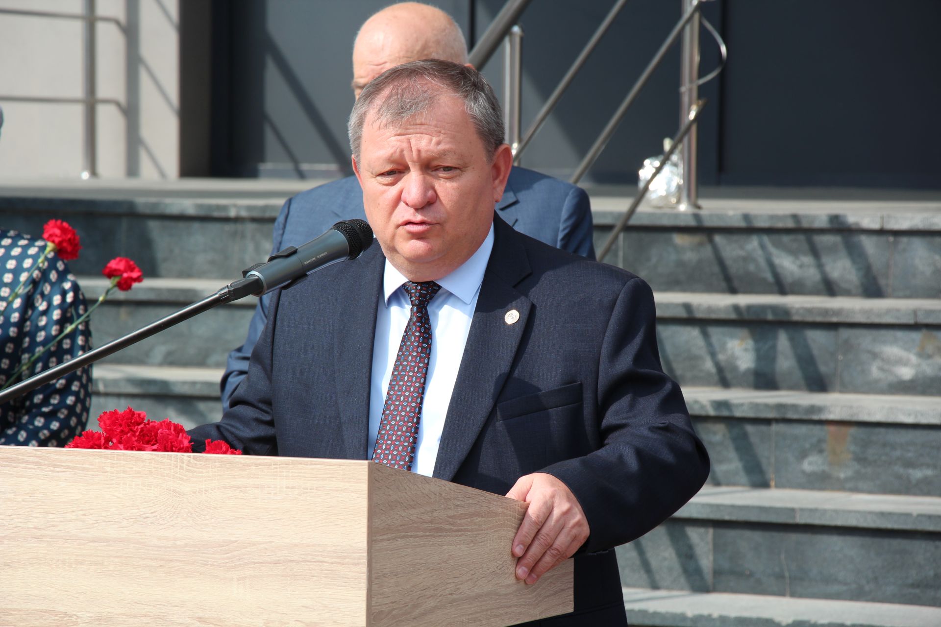 В Нурлате торжественно открыли мемориальную доску памяти Алмаза Ахметшина