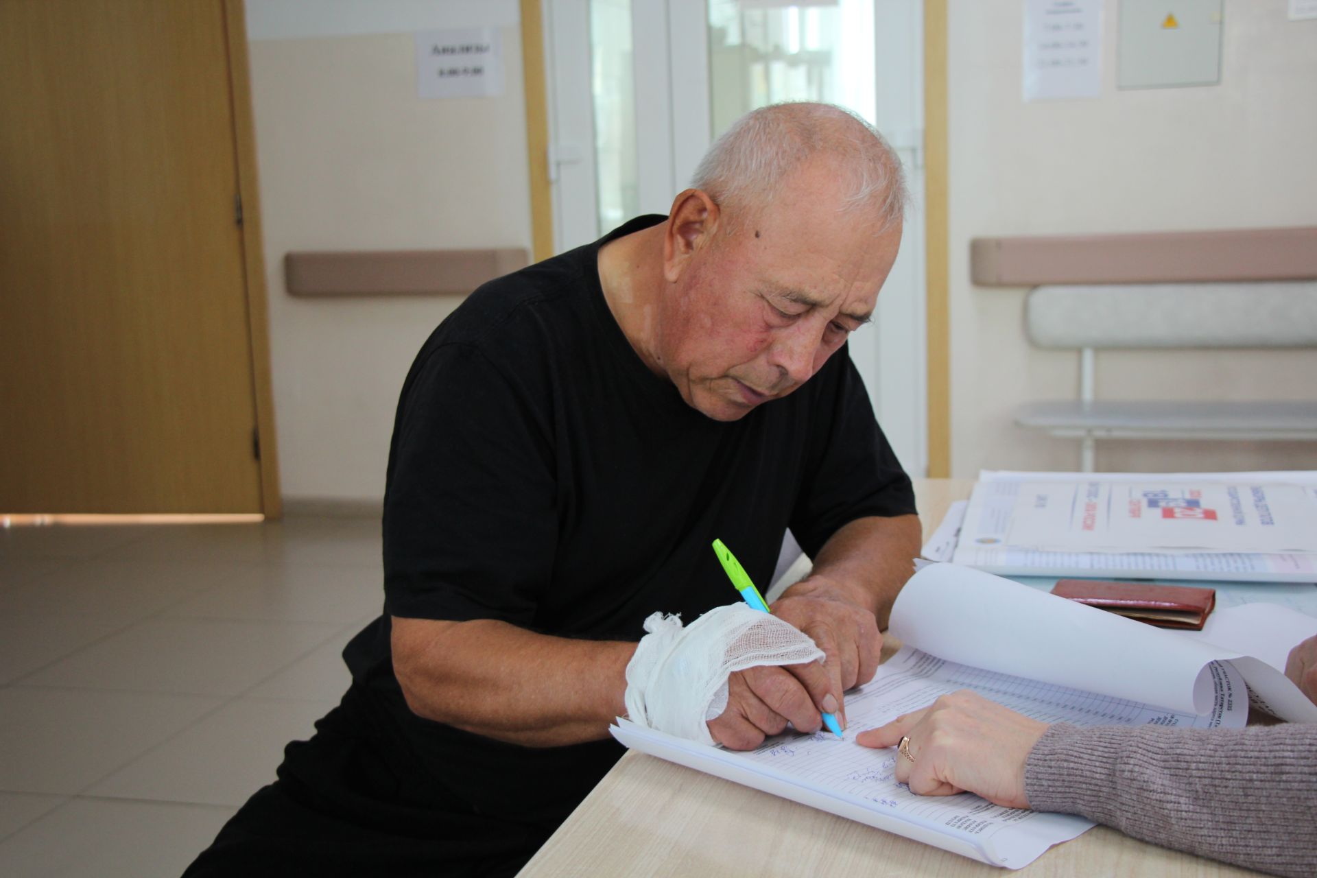 В Нурлате пациенты ЦРБ голосовали прямо в больничных палатах