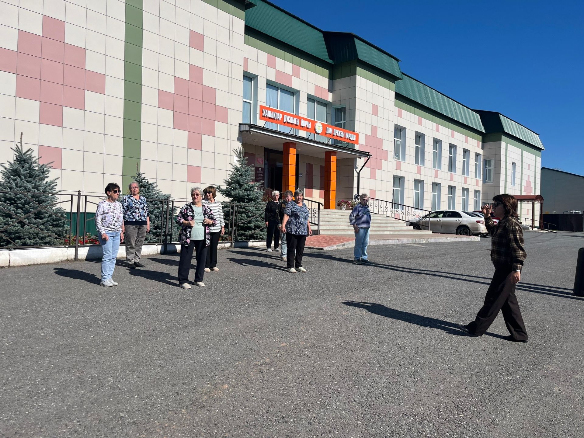 В Нурлате прошла утренняя зарядка для старшего поколения