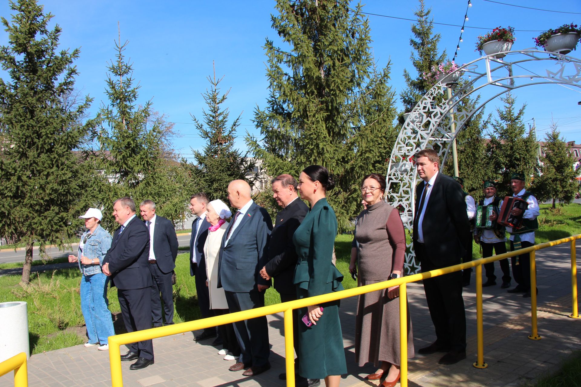 В Нурлате открылся обновленный сквер «Привокзальный»