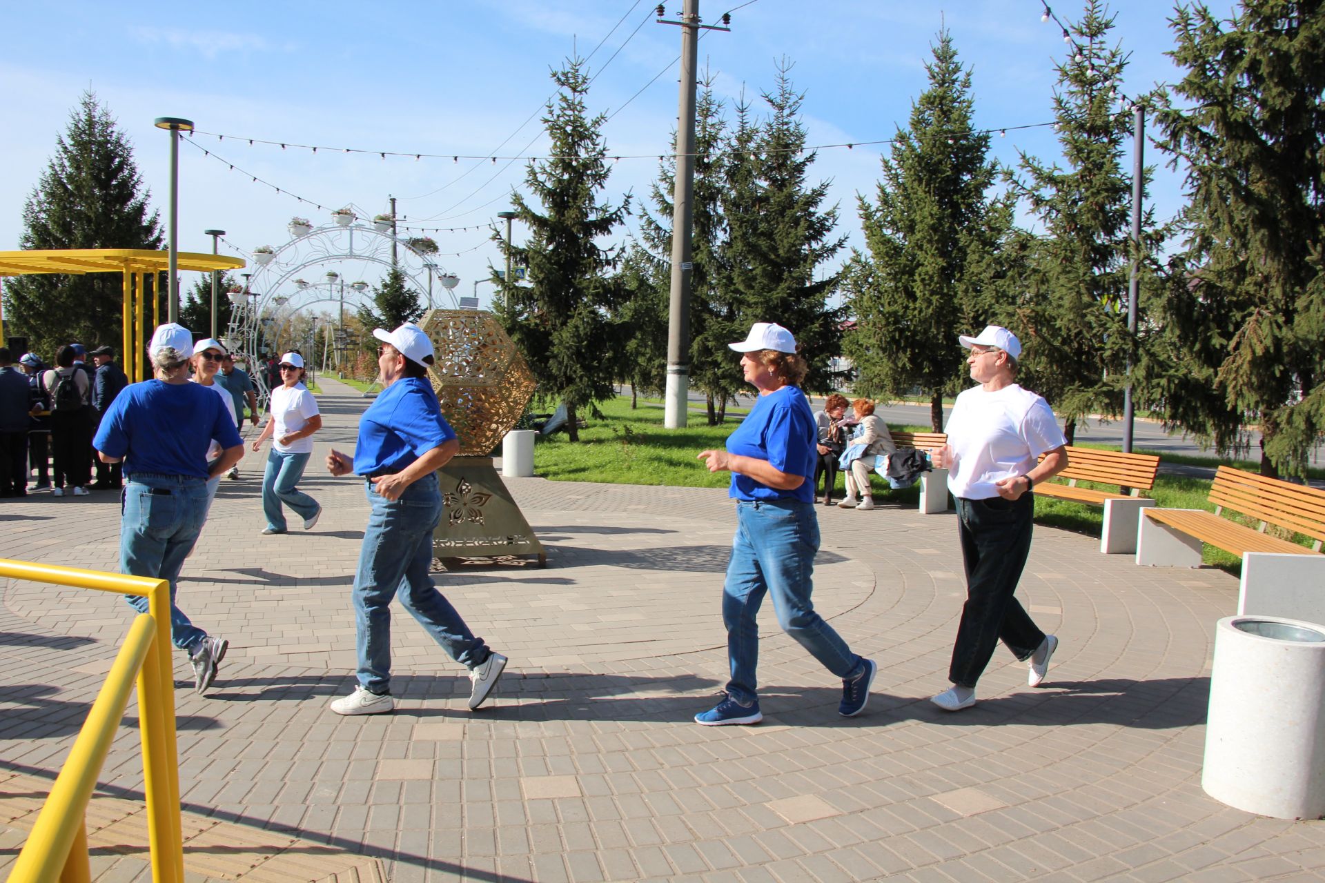 В Нурлате открылся обновленный сквер «Привокзальный»