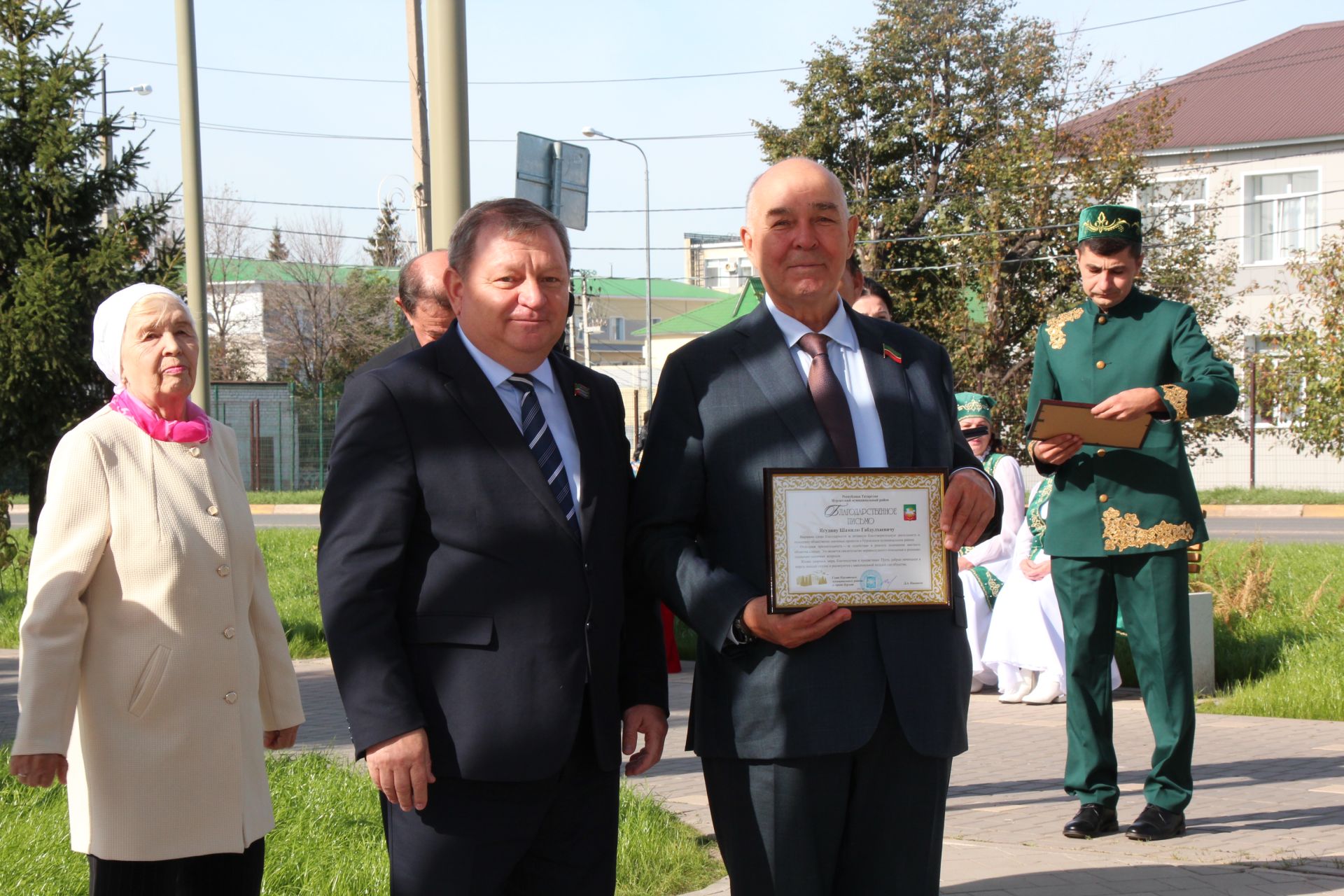 В Нурлате открылся обновленный сквер «Привокзальный»