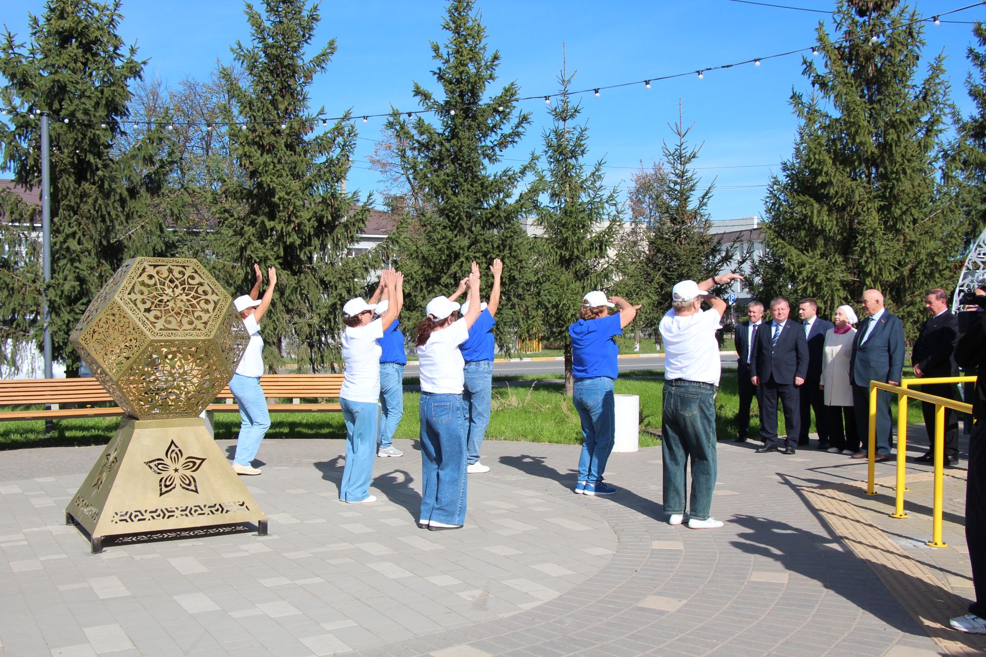 В Нурлате открылся обновленный сквер «Привокзальный»