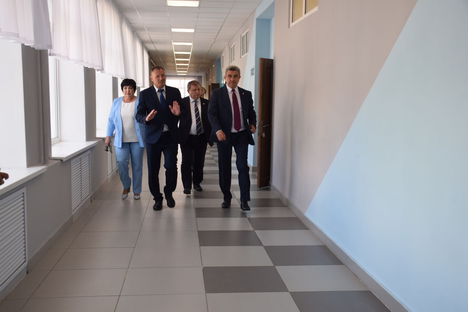 Министр образования и науки Татарстана Ильсур Хадиуллин с рабочим визитом посетил Нурлат