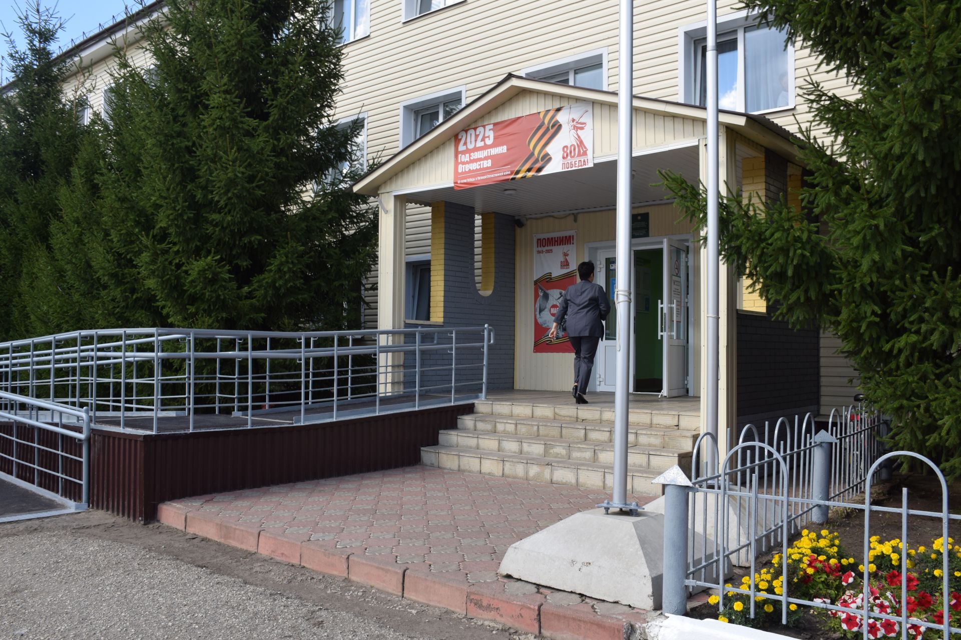 Министр образования и науки Татарстана Ильсур Хадиуллин с рабочим визитом посетил Нурлат