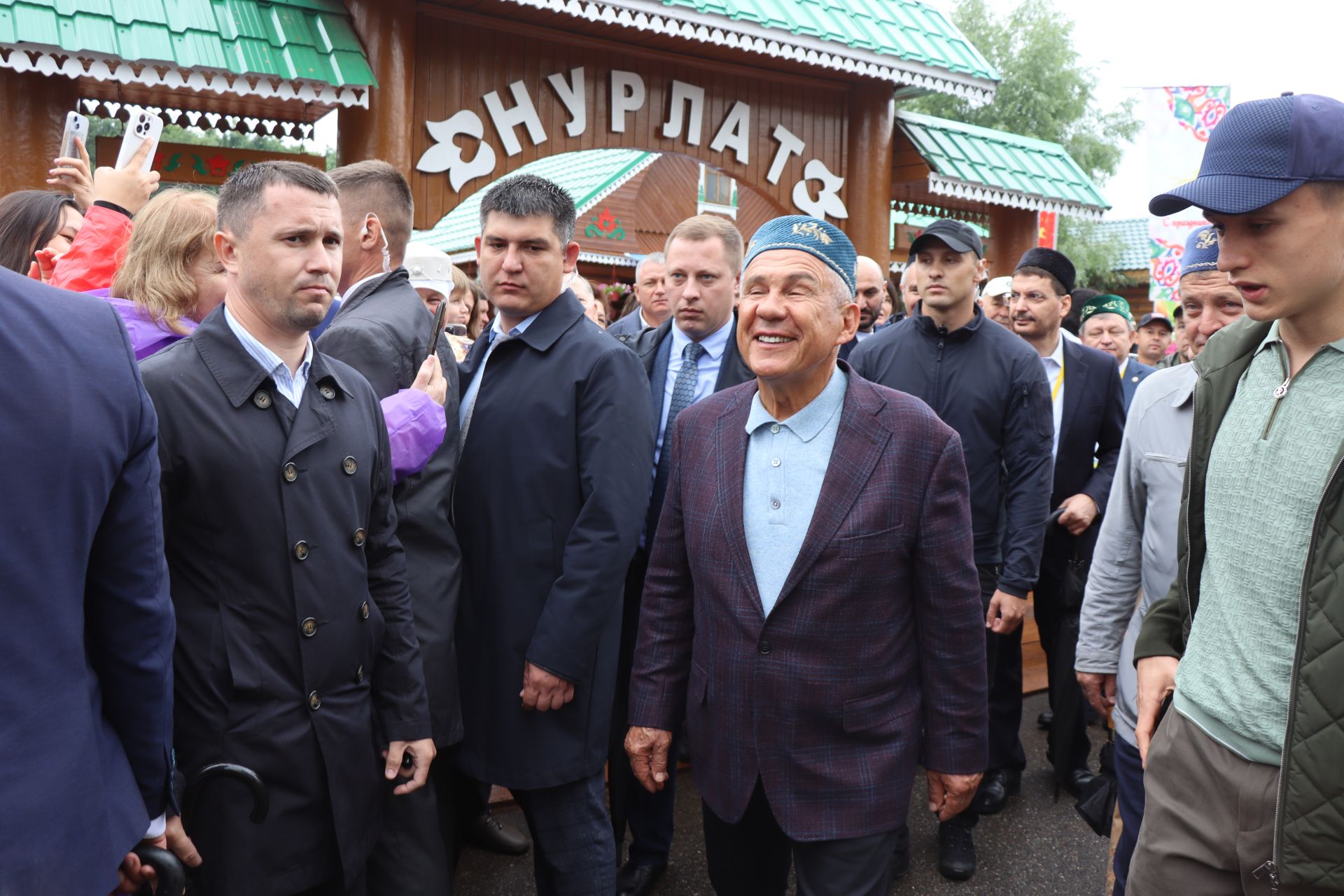 Рустам Минниханов посетил нурлатское подворье на республиканском Сабантуе в Казани