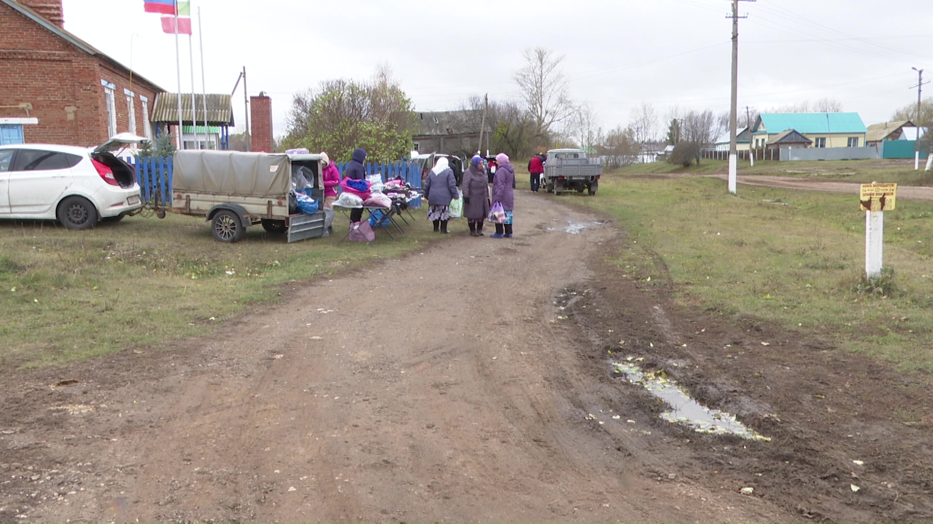 В деревне Старая Амзя Нурлатского района каждую неделю проходит мини-ярмарка