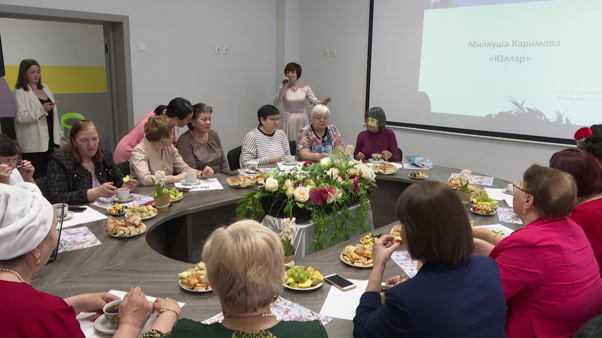 Активистки Нурлата собрались за чайным столом