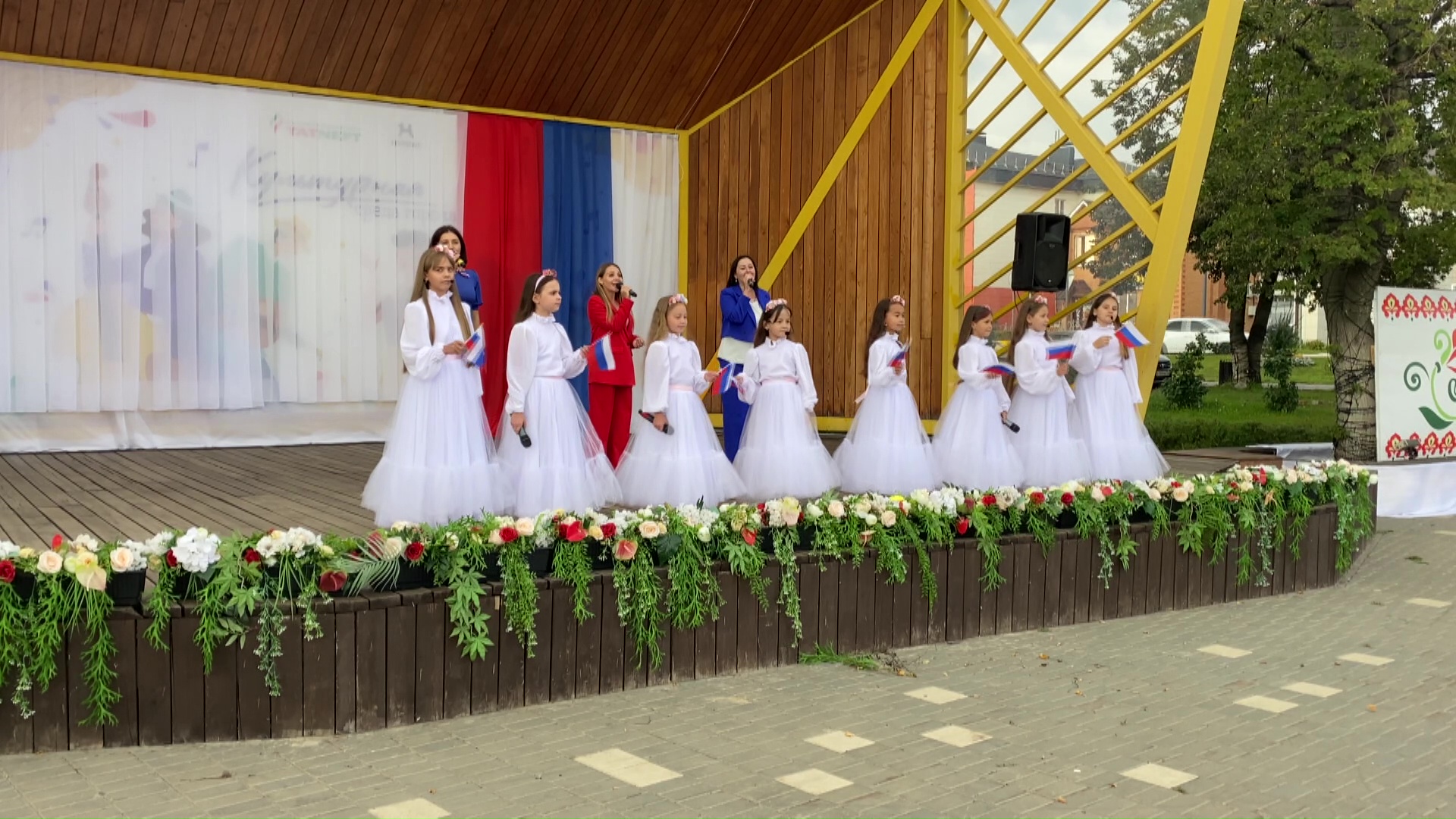 Слова благодарности и подарки участникам СВО,  юным нурлатцам - первые документы