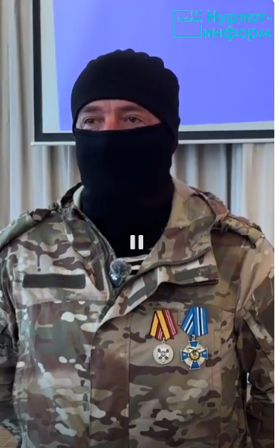 Боец с позывным «Золотой» встретился с учениками школы №1. Он рассказал о дружбе, долге и любви к Родине