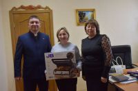 Обладателем главного приза новогоднего розыгрыша «Нурлат-информа» стала Татьяна Ямугина