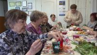 Члены Центра активного долголетия и здоровья создавали пасхальные шедевры