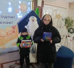 Рустам Салахов исполнил желания детей из села Чулпаново в рамках акции «Елка желаний»