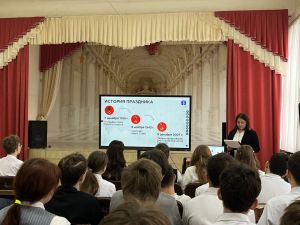 Подвиги героев – в сердцах поколений: в нурлатской школе прошла патриотическая беседа