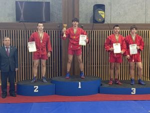 Воспитанники спортшколы им. Г. Хусаинова завоевали медали на Первенстве РТ по самбо