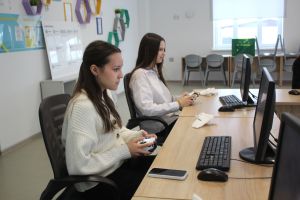 Старшеклассники Нурлата осваивают профессию оператора БПЛА