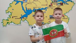 Праздник государственного символа: нурлатские дошкольники творчески отметили День герба Татарстана