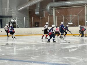 «Ледок» принял юношеские хоккейные баталии: команды Нурлата показывают характер