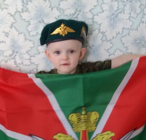 Матвей Агафонов участвует в конкурсе «Военную фуражку нашёл я у отца»