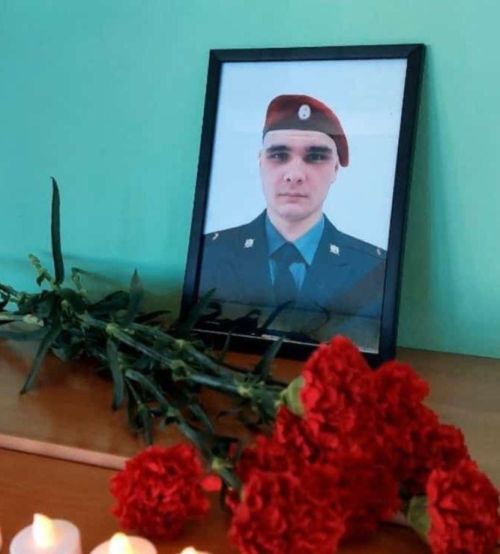 В Нурлатской гимназии почтили память погибшего на СВО выпускника