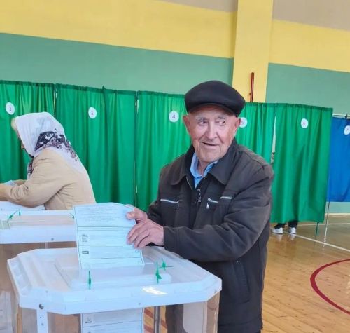 98-летний ветеран Ислам Бахтияров проголосовал в Нурлате