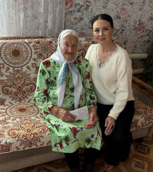 Начальник отдела культуры Нурлата оформила подарочную подписку