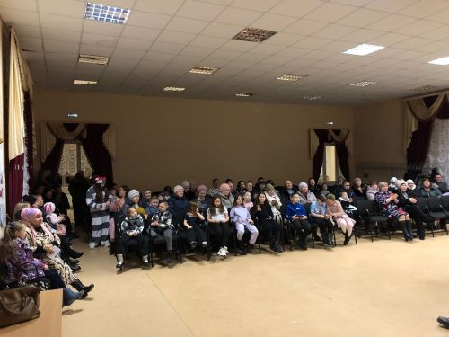 В Светлом Озере новогодний карнавал собрал всех сельчан