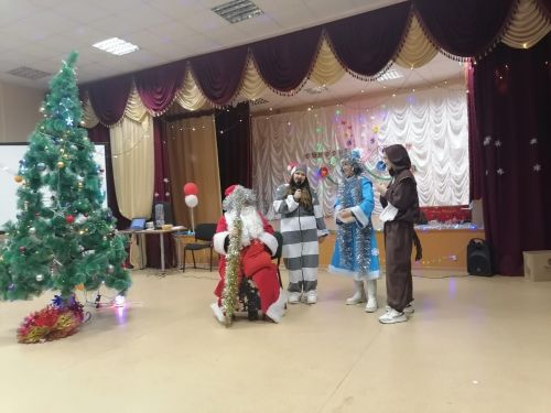 В Светлом Озере новогодний карнавал собрал всех сельчан