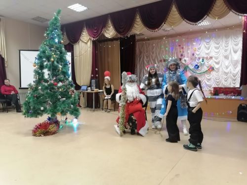 В Светлом Озере новогодний карнавал собрал всех сельчан