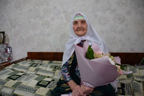 Глава Нурлатского района поздравил ветерана труда с 95-летием