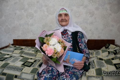 Глава Нурлатского района поздравил ветерана труда с 95-летием
