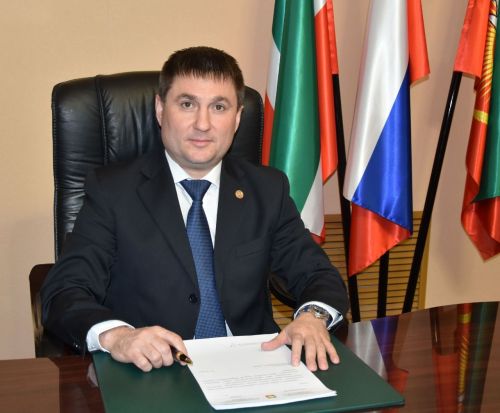 Рустам Минниханов наградил министра лесного хозяйства Татарстана орденом