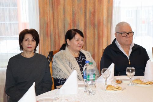 Глава Нурлатского района встретился с представителями старшего поколения