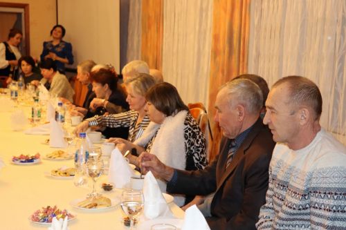 Глава Нурлатского района встретился с представителями старшего поколения