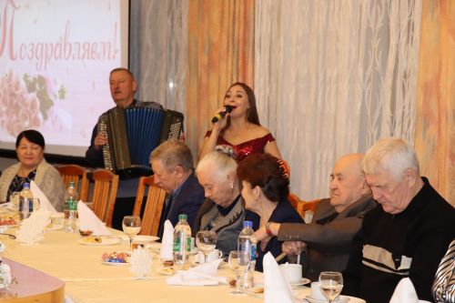 Глава Нурлатского района встретился с представителями старшего поколения