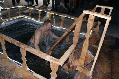 Православные верующие отметили праздник Крещения