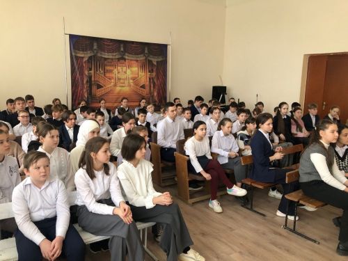 В Нурлатской школе №3 прошел урок памяти «Блокадный хлеб»