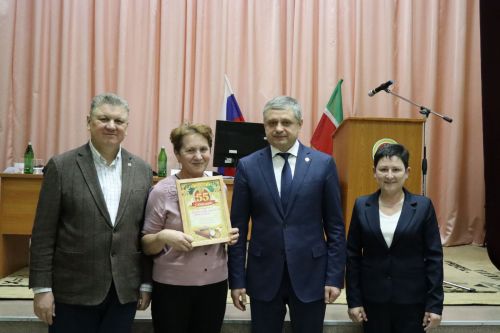 На сходах граждан в Нурлатском районе принял участие Александр Шадриков