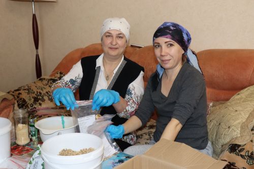 Нурлатцы изготавливают лапшу для участников СВО