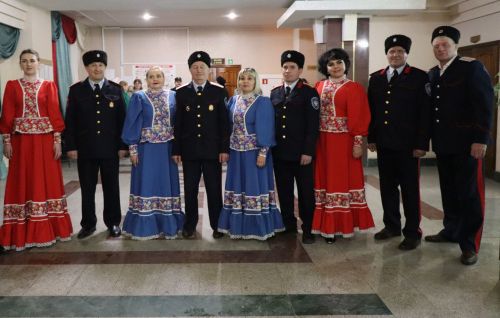 Нурлатцы большим праздничным концертом дали старт Году национальных культур и традиций