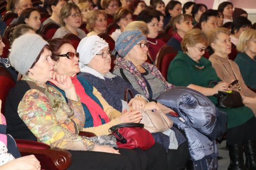Нурлатцы большим праздничным концертом дали старт Году национальных культур и традиций