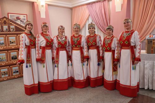 Нурлатцы большим праздничным концертом дали старт Году национальных культур и традиций