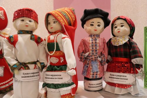 Нурлатцы большим праздничным концертом дали старт Году национальных культур и традиций