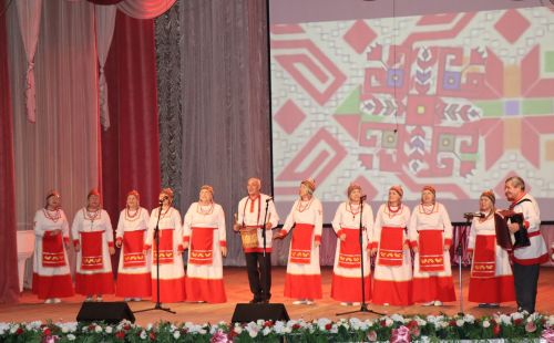 Нурлатцы большим праздничным концертом дали старт Году национальных культур и традиций