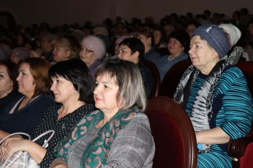 Нурлатцы большим праздничным концертом дали старт Году национальных культур и традиций
